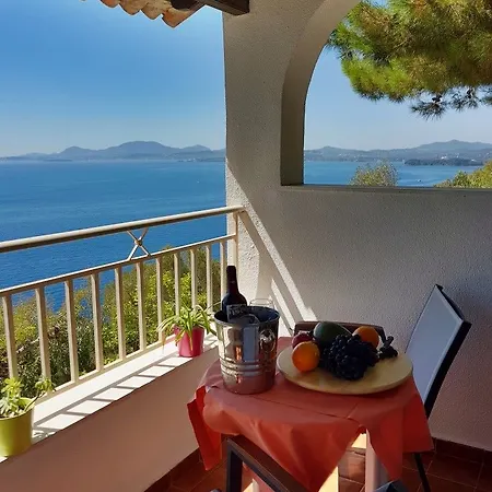 Nautilus Hotel 3*