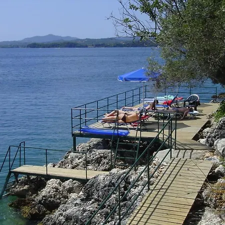 فندق Nautilus 3*