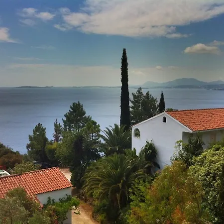 Nautilus فندق 3*