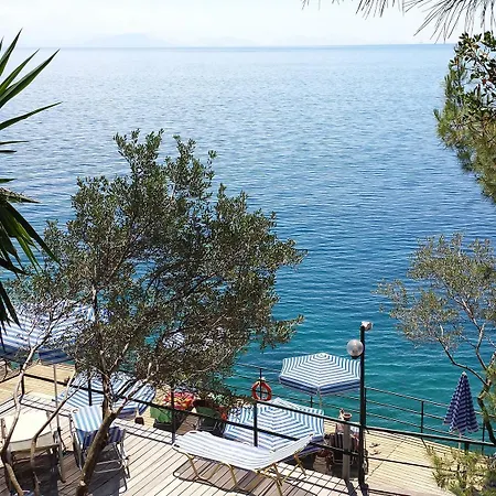 Nautilus Hotell 3*
